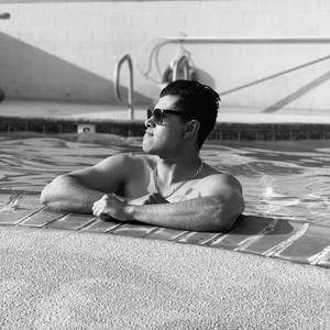 Meet your Posher, Julio